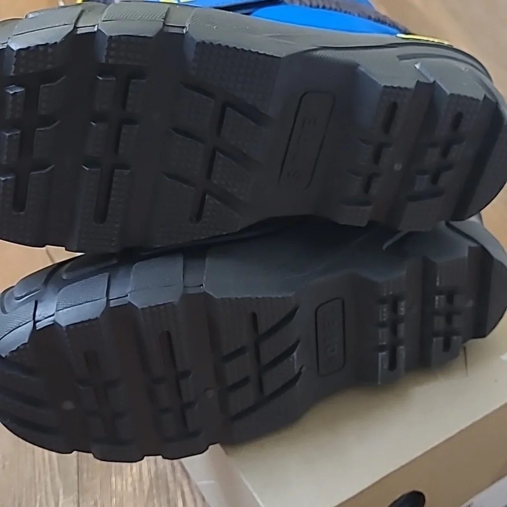 Sorel Black‎ and Blue Snow Boots with Yellow Accents unisex new